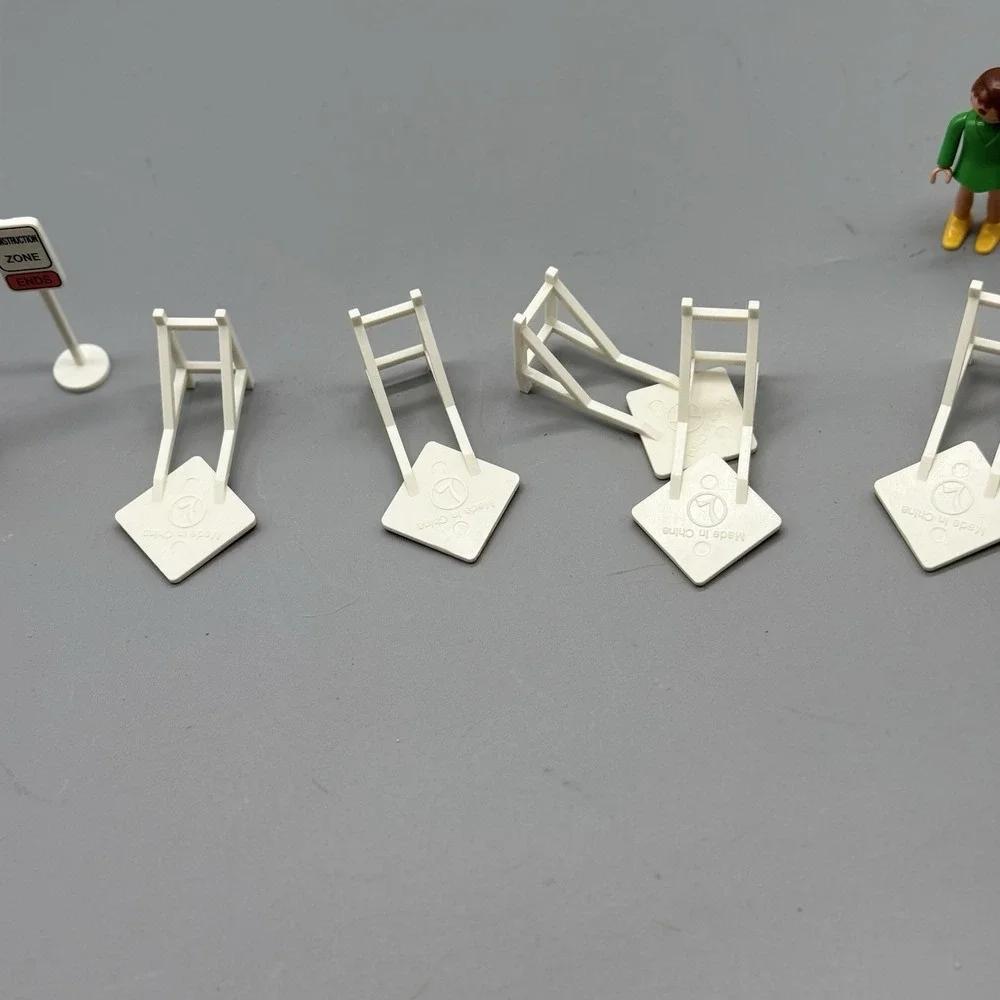 Walthers Faller Rocky Mountain Express Train Set Construction Signs Figures Lot